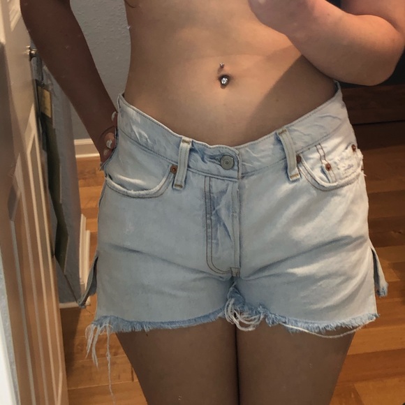 VINTAGE Levis light wash 501 shorts - Picture 3 of 6